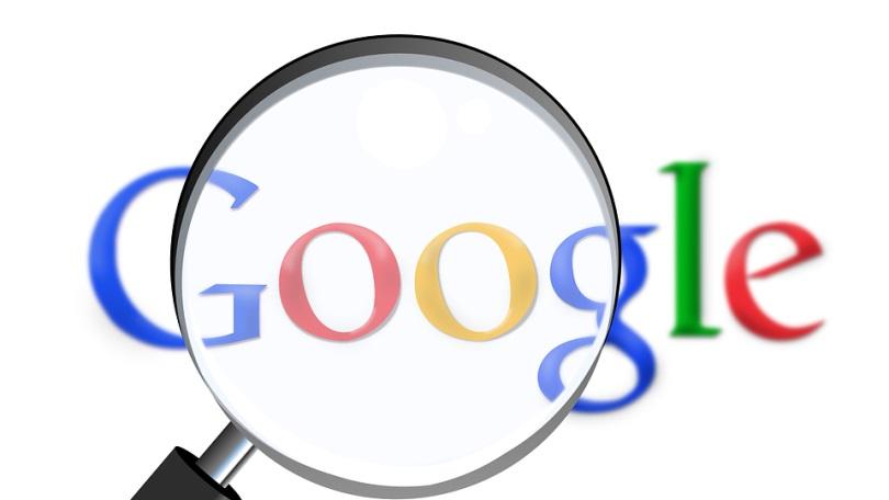 il nome Backrub successivamente divenne google che ha origine da un errore ortografico di googol